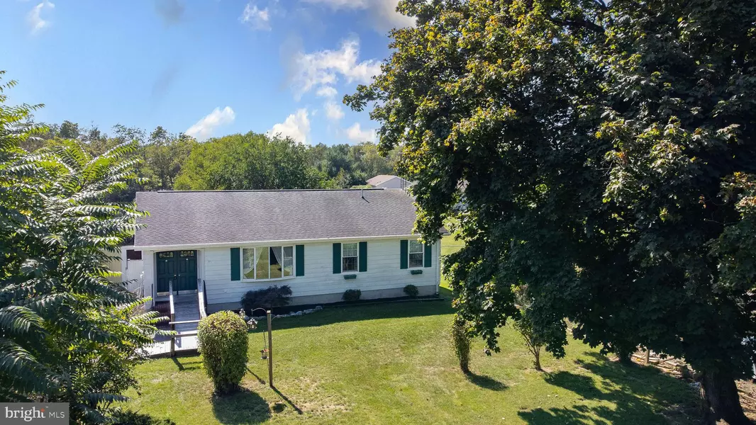 574 RAILROAD DR, Martinsburg, WV 25404