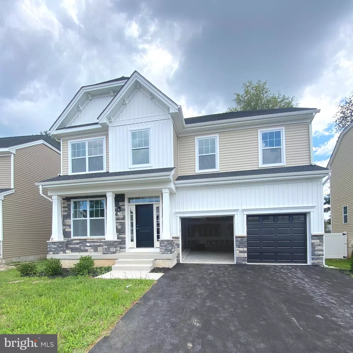 Hamilton, NJ 08619,25 MISTY MEADOW LN