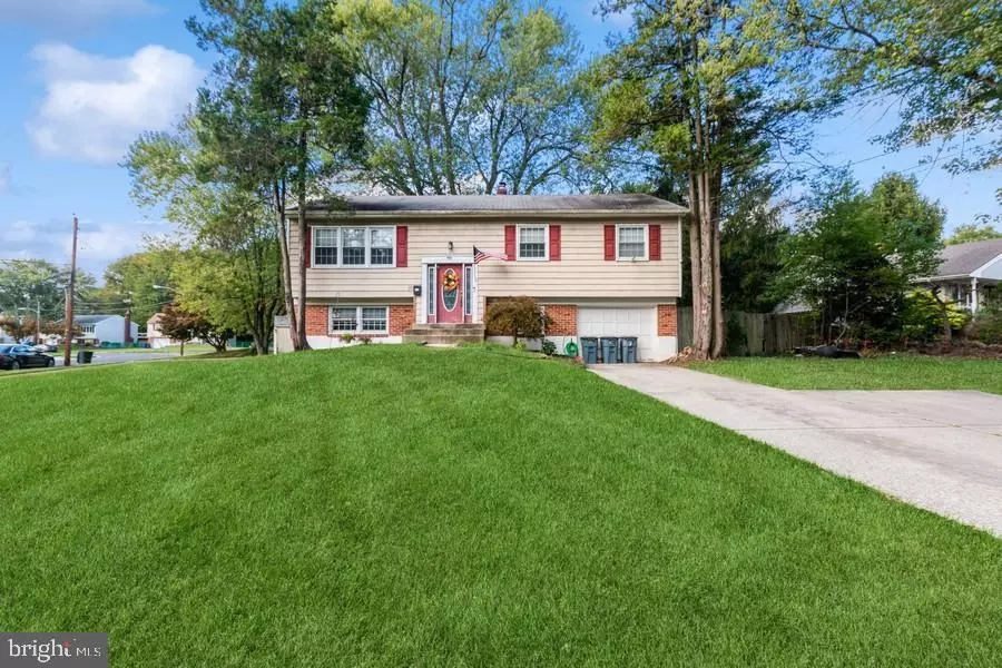 111 HEATHER DR, Mount Laurel, NJ 08054