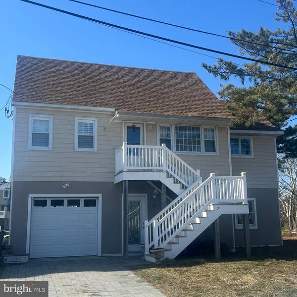 7 SELMA DR, Manahawkin, NJ 08050