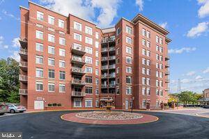 4480 MARKET COMMONS DR #202, Fairfax, VA 22033