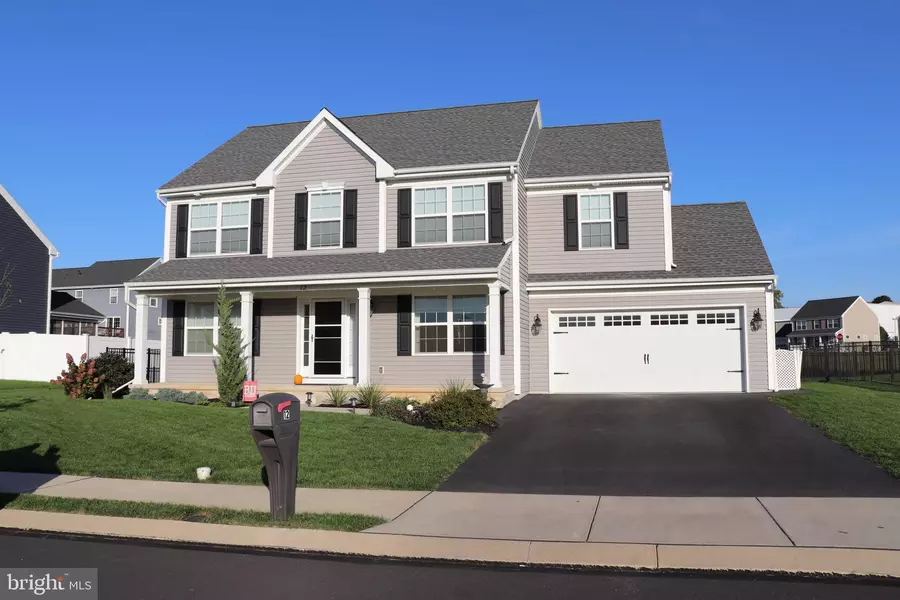 12 AMBER LN, Ephrata, PA 17522