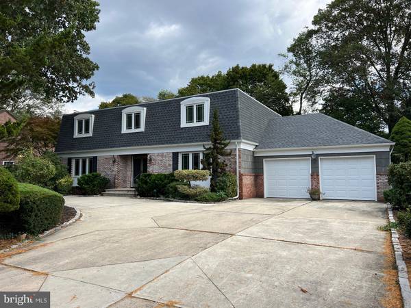 8 WOODFIELD LN, Lawrenceville, NJ 08648