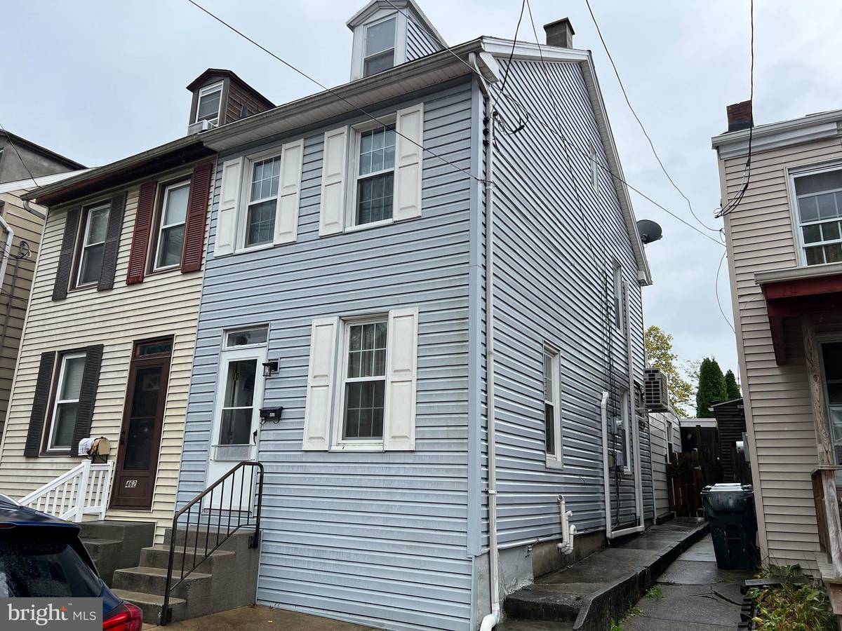 Columbia, PA 17512,460 MANOR ST