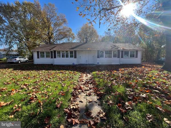 221 KINSLEY RD, Pemberton, NJ 08068