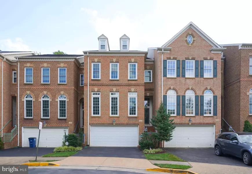 12409 DORFORTH DR, Fairfax, VA 22033