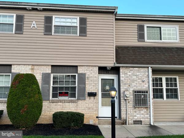 325 S WARMINSTER RD #BLDG 1 APT 4, Hatboro, PA 19040