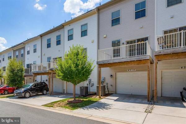 Triangle, VA 22172,4512 POTOMAC HIGHLANDS CIR