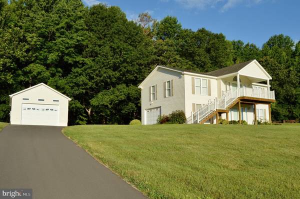 Mineral, VA 23117,349 SECLUSION SHORES DR