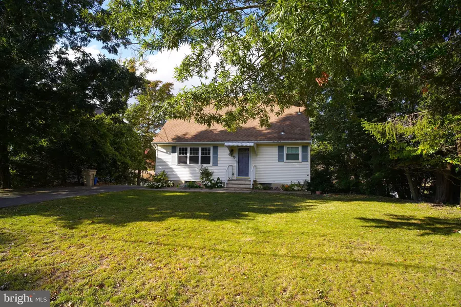 613 RIVERSIDE DR, Bayville, NJ 08721