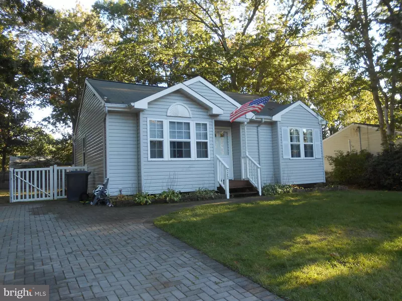 248 STORMY RD, Manahawkin, NJ 08050