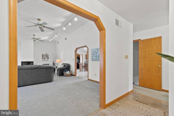 Leola, PA 17540,39 HOLLY DR