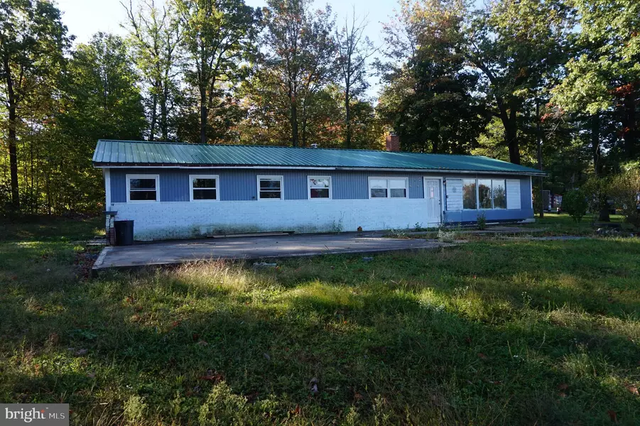 209 N 6TH ST, Snow Shoe, PA 16874