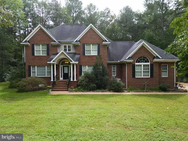 5886 STILLWATER LN, Gloucester, VA 23061