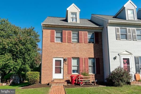 400 CARDINAL RD, Lititz, PA 17543