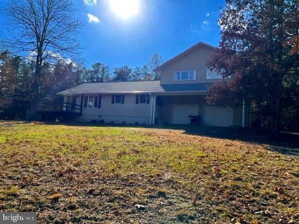 Berkeley Springs, WV 25411,7 LANTERN LN