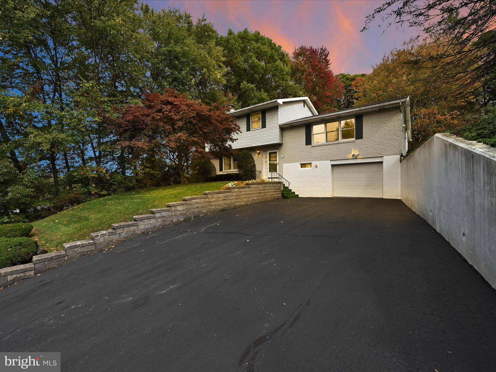 10 S 25TH ST, Pottsville, PA 17901