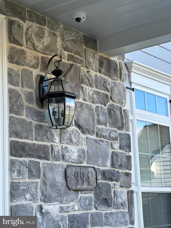Lititz, PA 17543,994 VALLEY CROSSING DR