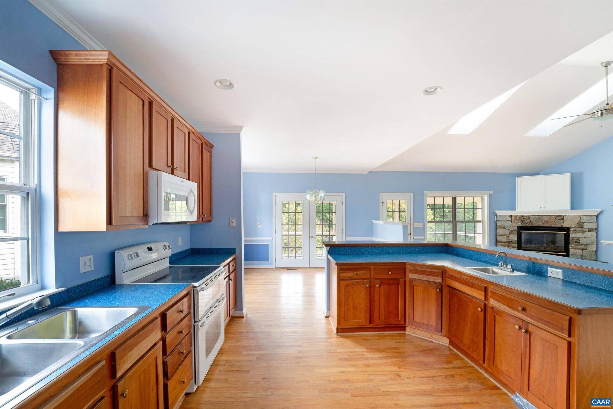 Charlottesville, VA 22903,960 CANVAS BACK DR