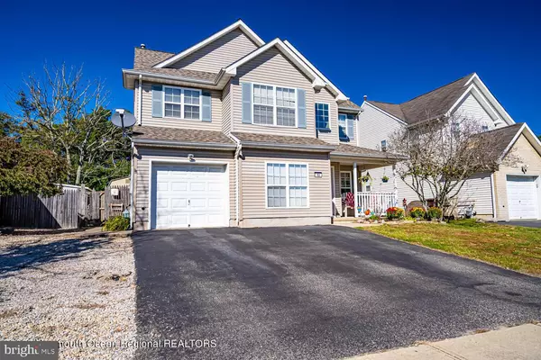 Bayville, NJ 08721,10 DOLPHIN CIR W