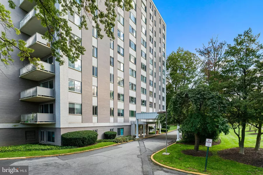 8315 N BROOK LN #2-903, Bethesda, MD 20814