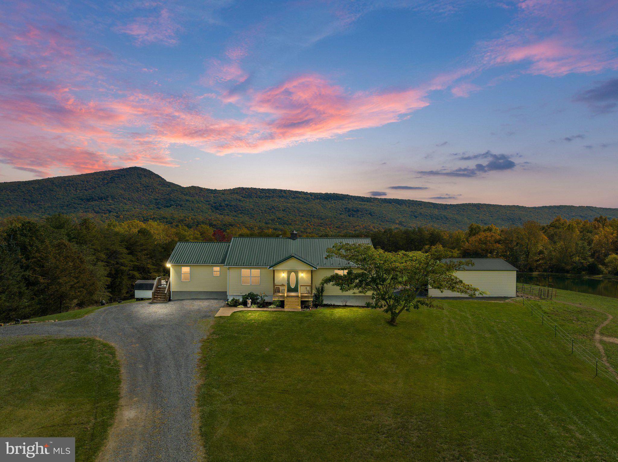 Fort Valley, VA 22652,589 S FORT VALLEY RD