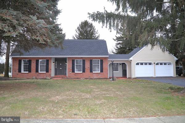 8 BLAINE AVE, Leola, PA 17540