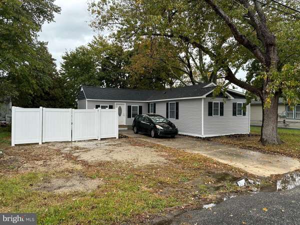 318 E TAMPA AVE, Villas, NJ 08251