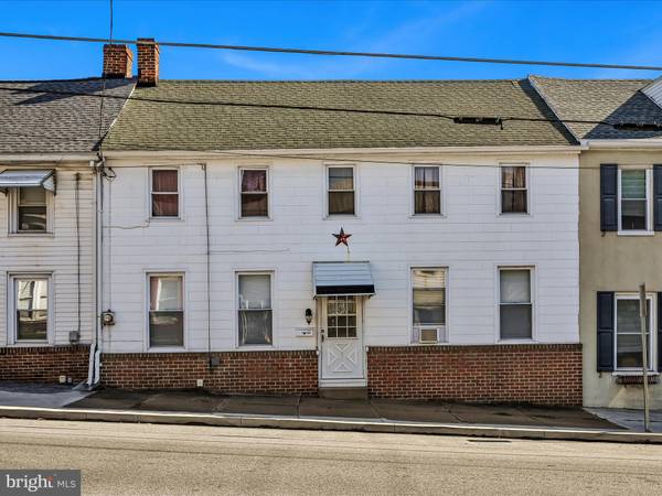 33 N MAIN ST, Shrewsbury, PA 17361