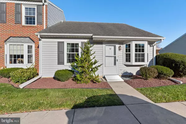 18 SOUTHPOINT DR, Mechanicsburg, PA 17055