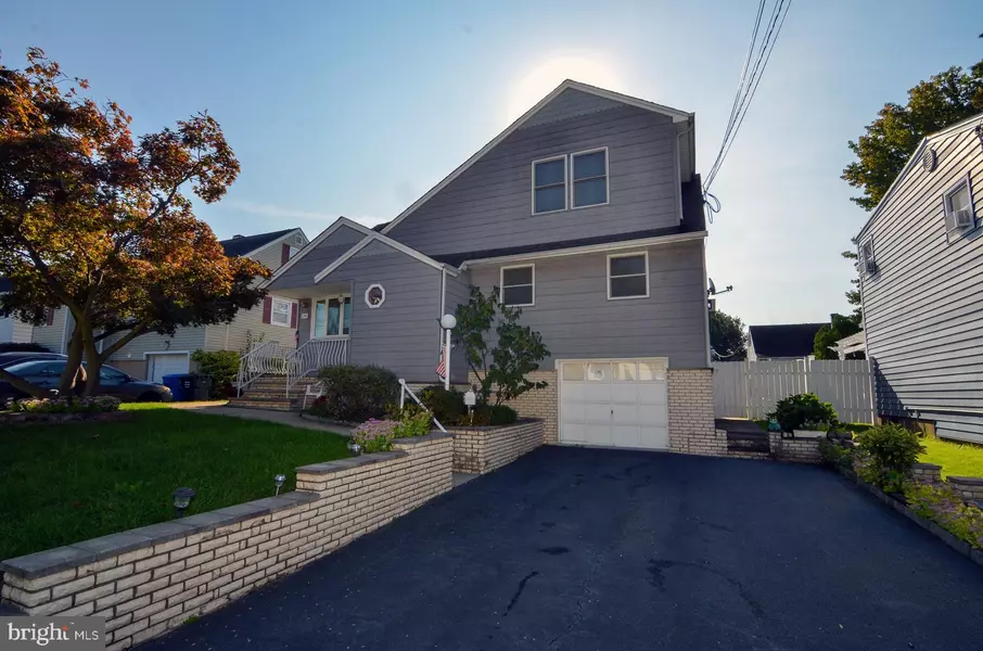 20 MCGUIRE ST, Metuchen, NJ 08840