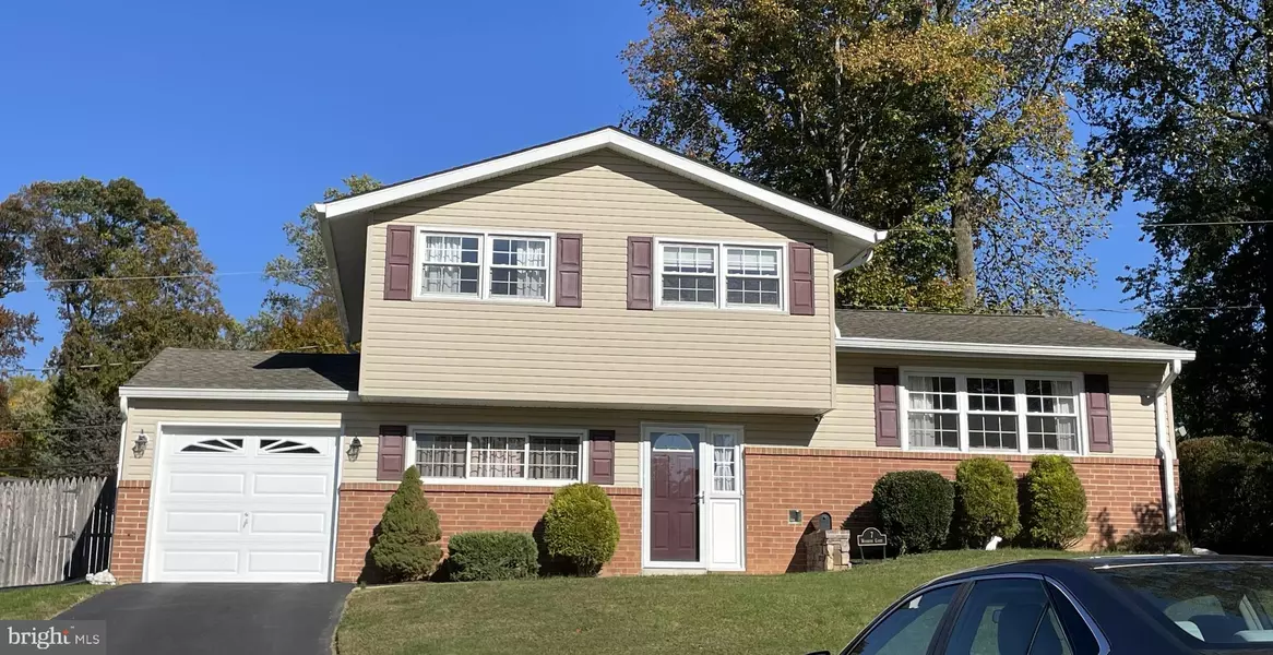 7 WOODBURY CT, Wilmington, DE 19805