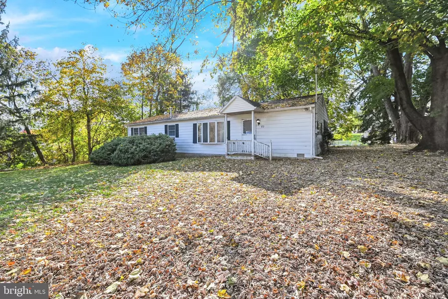 82 N PENN ST, Windsor, PA 17366