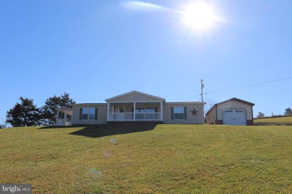 120 DEWEY DR, Maysville, WV 26833