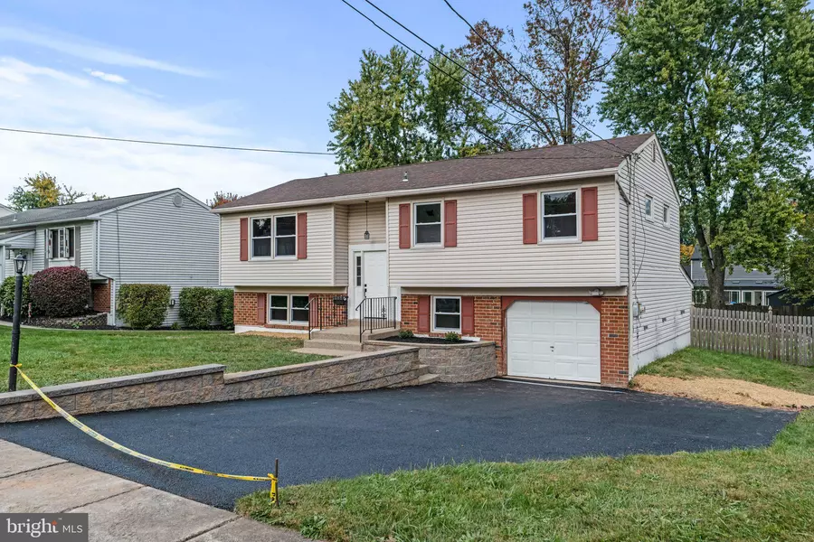 1469 FOSTER RD, Warminster, PA 18974