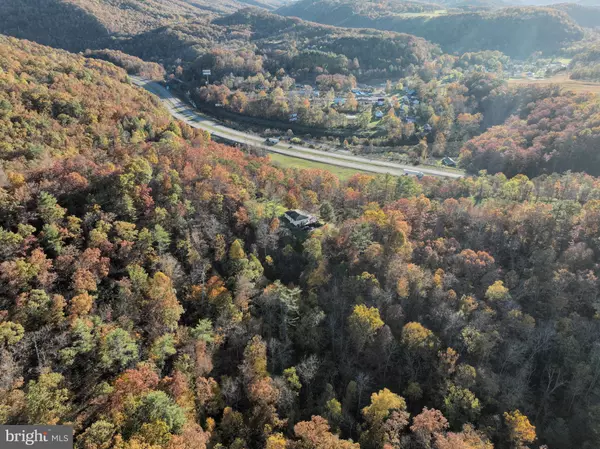 Caldwell, WV 24925,896 CAMP ANN BAILEY RD