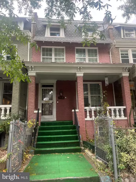 1319 TAYLOR ST NW, Washington, DC 20011