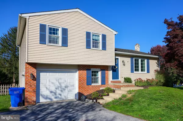 Lancaster, PA 17603,6 IVYWOOD CT