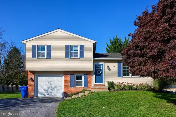 6 IVYWOOD CT,  Lancaster,  PA 17603