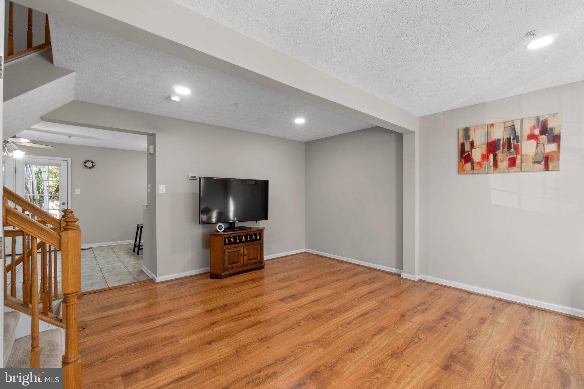 Ellicott City, MD 21043,8897 PAPILLON DR