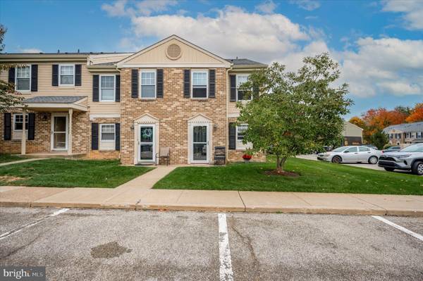 7 BARCLAY CT #201 U-7, Blue Bell, PA 19422