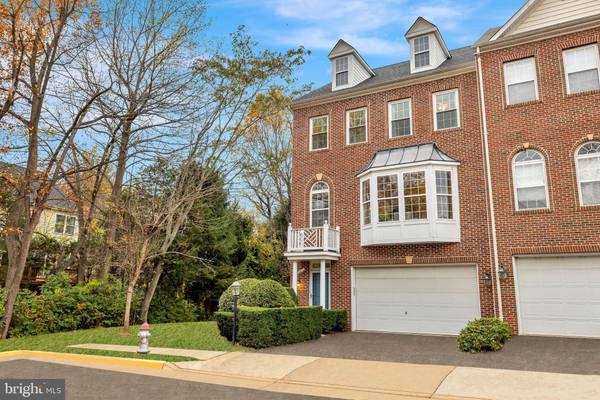 8866 MODANO PL, Fairfax, VA 22031