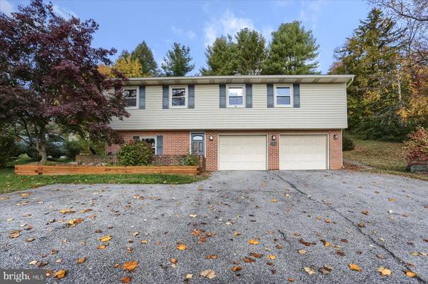 218 N CHARLOTTE ST, Manheim, PA 17545