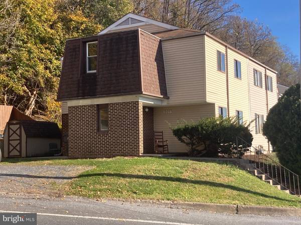 501 SAINT MARYS DR, Steelton, PA 17113