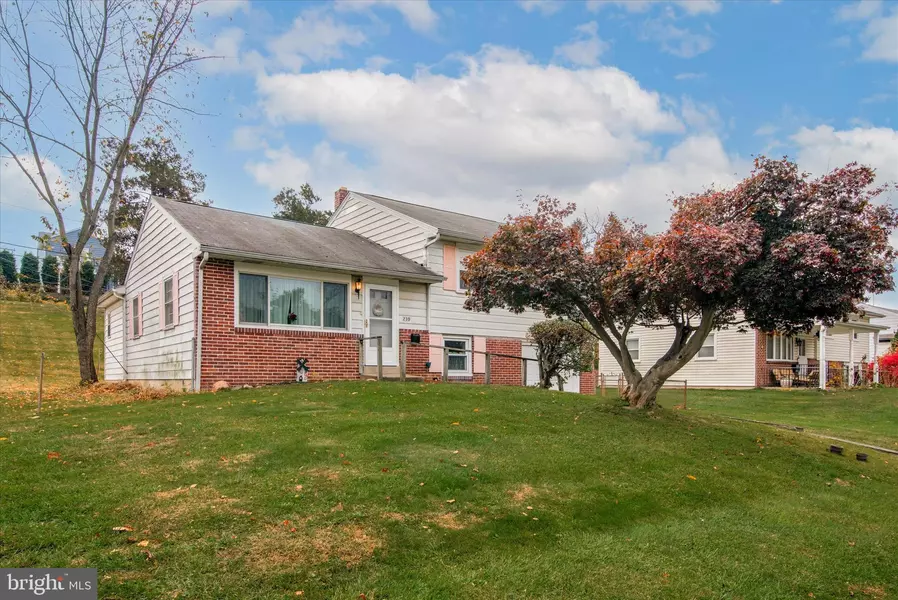 239 LAWRENCE RD, Broomall, PA 19008