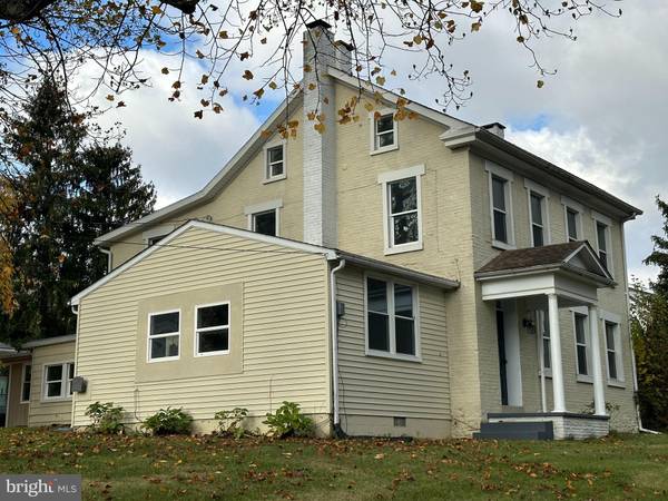 798 E MAIN ST, Dallastown, PA 17313