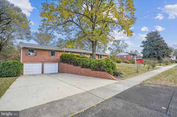 5101 AMPTHILL DR, Alexandria, VA 22312