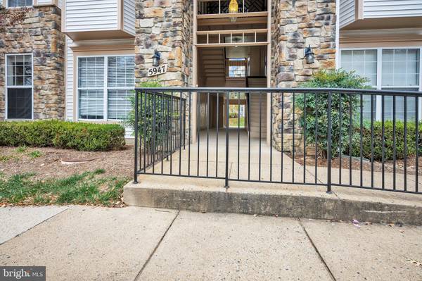 5947 FOUNDERS HILL DR #203, Alexandria, VA 22310