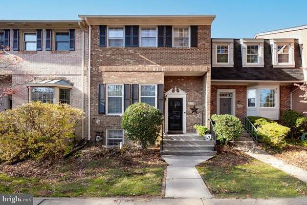 8204 CEDAR LANDING CT, Alexandria, VA 22306