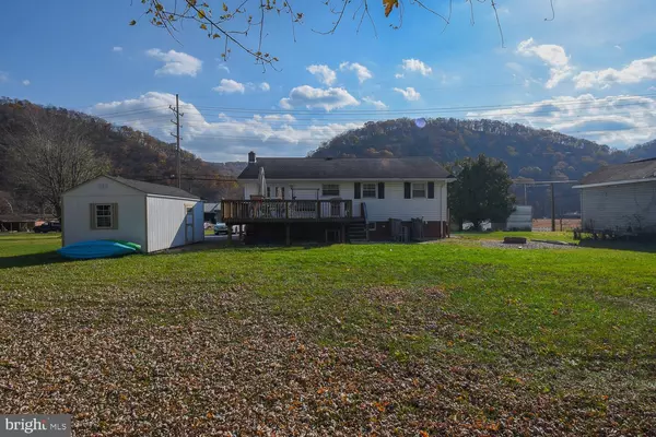 Keyser, WV 26726,27 SENECA LN